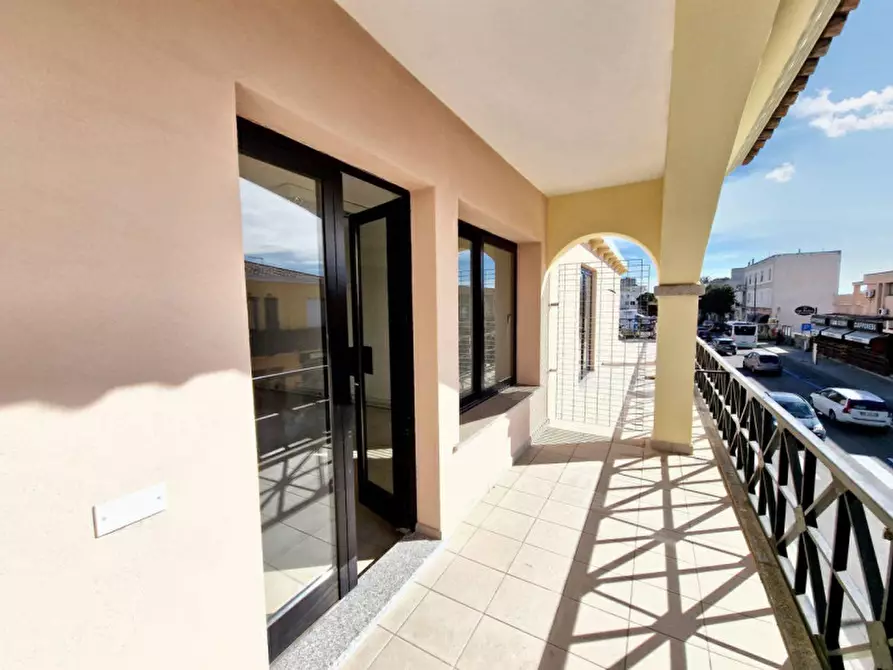 Immagine 5 di Ufficio in vendita  in Via Roma, N. 1 a Olbia