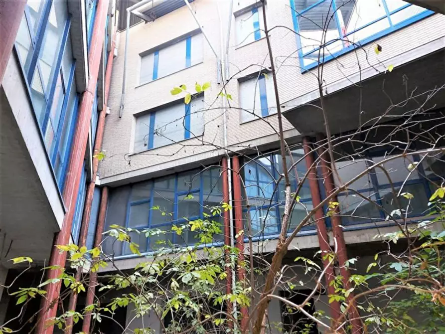 Immagine 8 di Attività commerciale in vendita  in via Edmondo De, N. snc a Alba