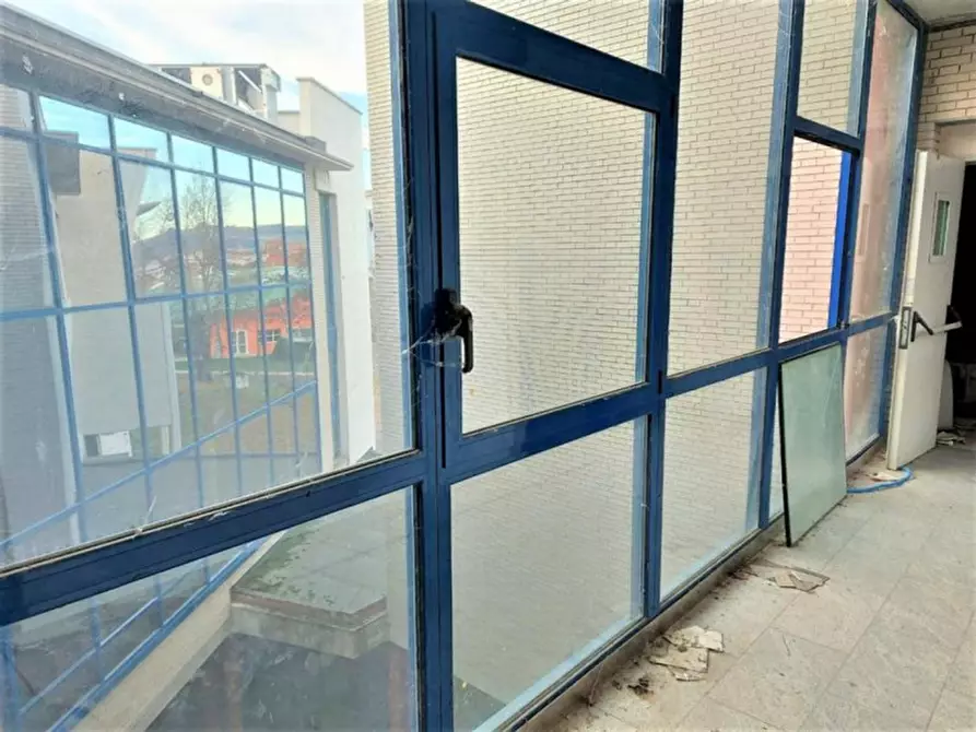 Immagine 15 di Attività commerciale in vendita  in via Edmondo De, N. snc a Alba