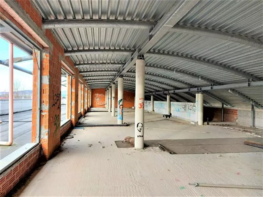 Immagine 19 di Attività commerciale in vendita  in via Edmondo De, N. snc a Alba