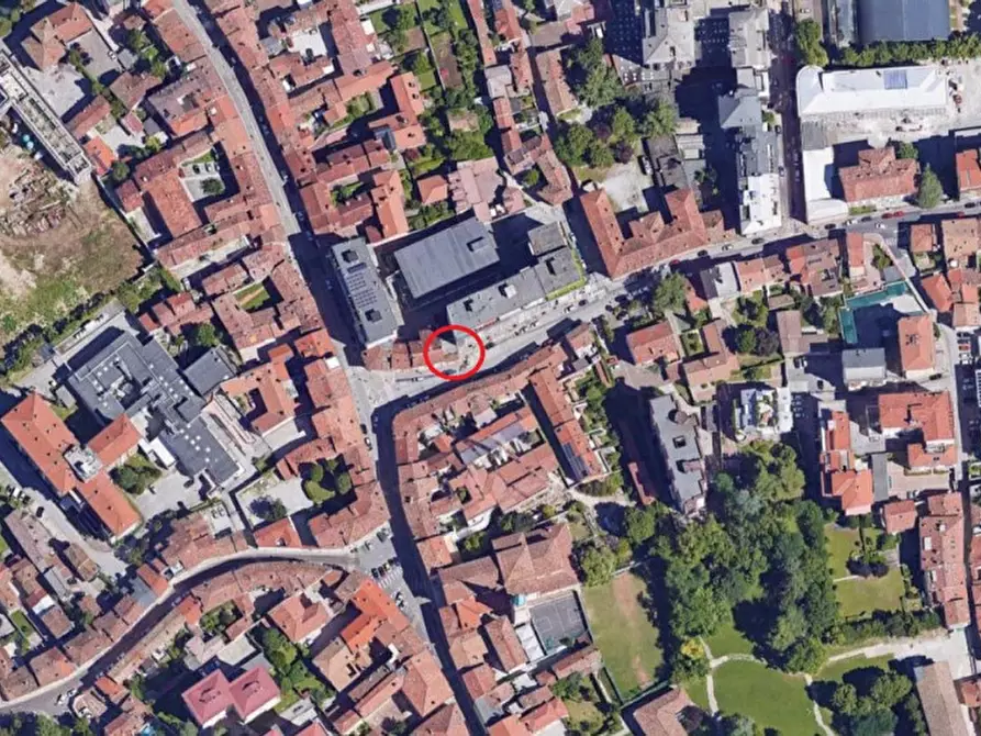 Immagine 15 di Negozio in vendita  in Via Tiberio Deciani, N. 111 a Udine