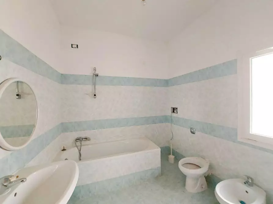 Immagine 11 di Appartamento in vendita  in Piazza Garibaldi, N. 4 a Borzonasca