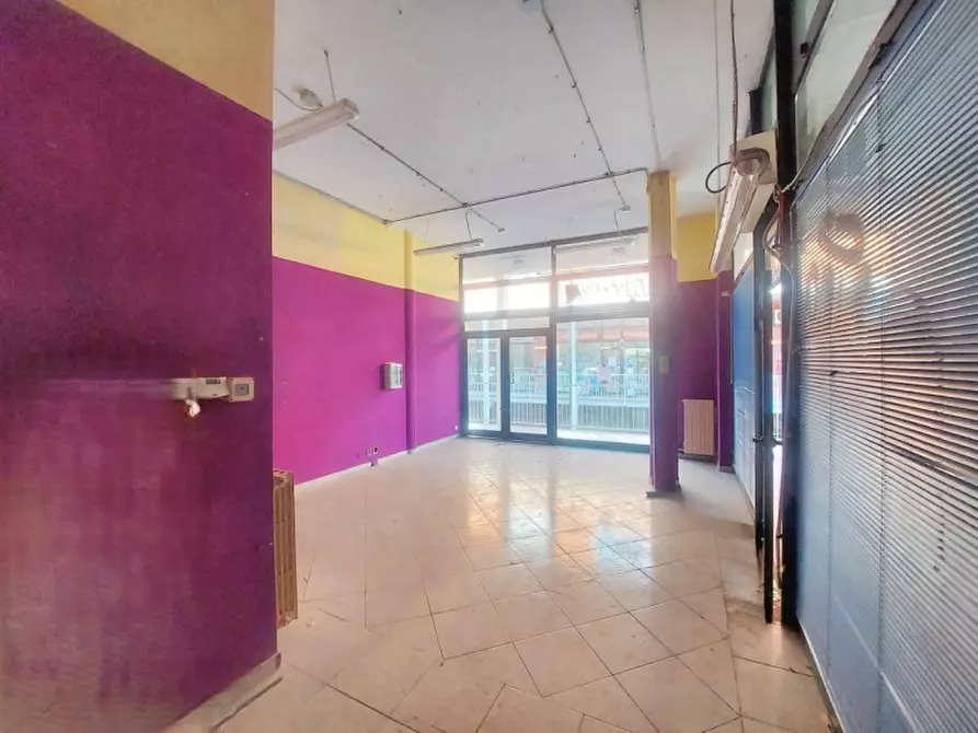 Immagine 3 di Negozio in vendita  in Via Carolina Spanna, N. 3/13 a Grugliasco