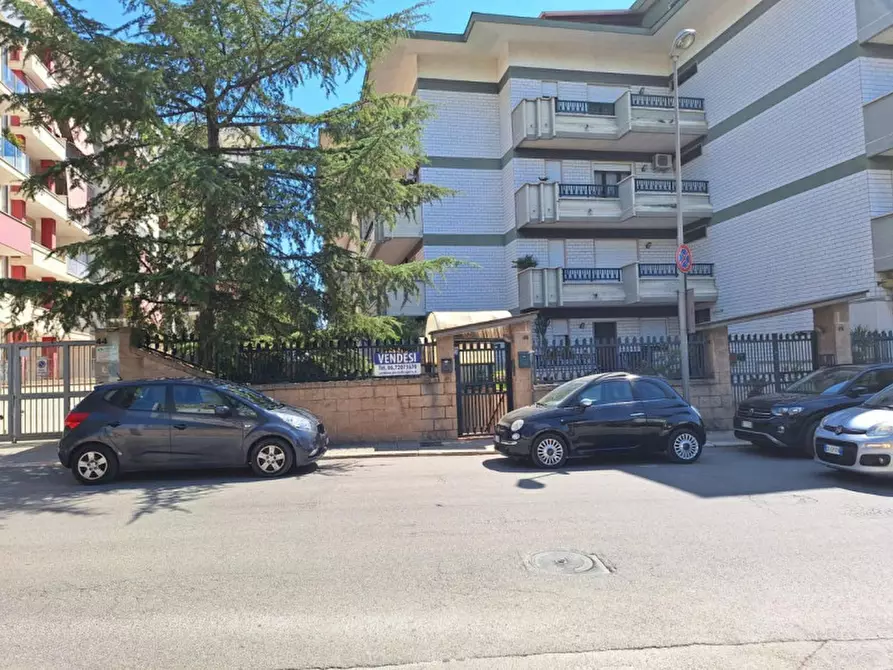 Immagine 2 di Ufficio in vendita  in Via Luigi Morelli, N. 46 a Andria