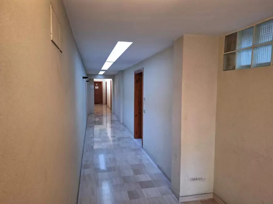 Immagine 10 di Ufficio in vendita  in Via Luigi Morelli, N. 46 a Andria