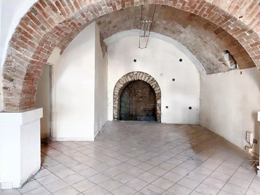 Immagine 2 di Negozio in vendita  in Corso Umberto I, N. 8 a Poggio Moiano