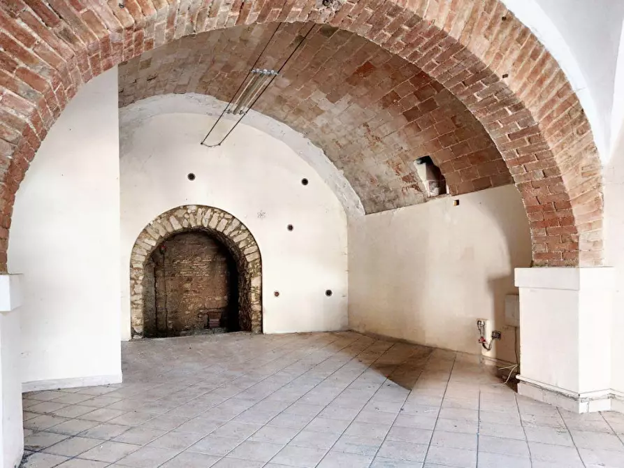 Immagine 3 di Negozio in vendita  in Corso Umberto I, N. 8 a Poggio Moiano