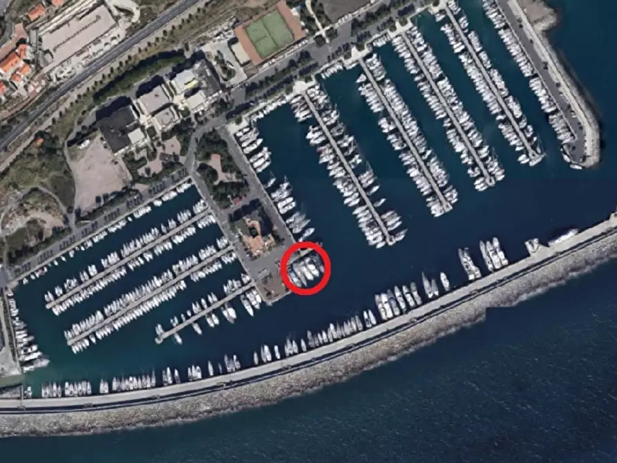 Immagine 1 di Posto auto in vendita  in via Gianni Cozzi, N. 1 a Santo Stefano Al Mare