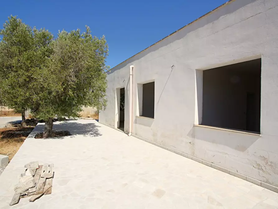 Immagine 1 di Villa in vendita  in SP-91 a Ugento