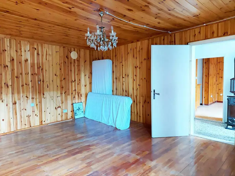 Immagine 4 di Palazzo in vendita  in Via Tres, N. 3/A a Sfruz