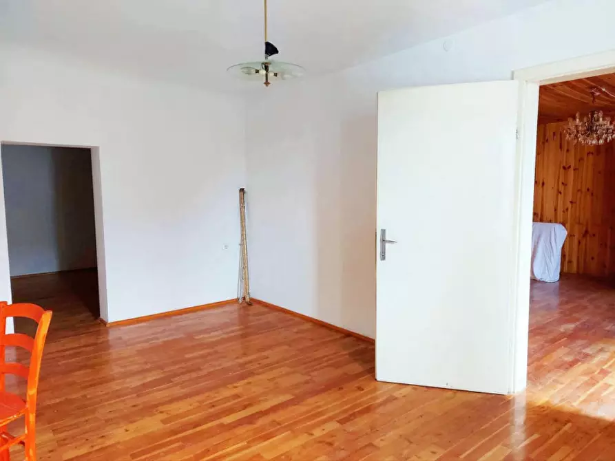 Immagine 9 di Palazzo in vendita  in Via Tres, N. 3/A a Sfruz