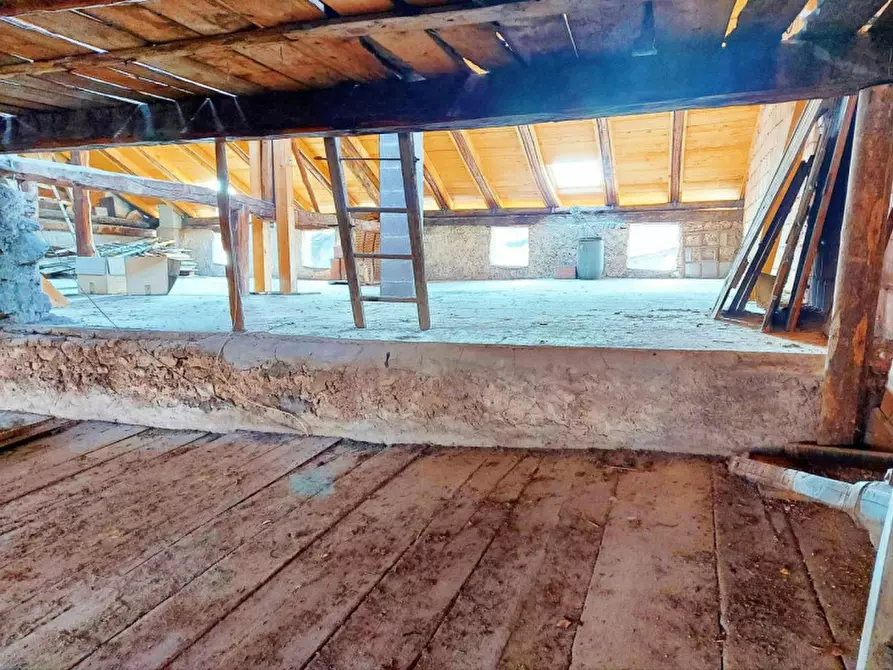 Immagine 16 di Palazzo in vendita  in Via Tres, N. 3/A a Sfruz