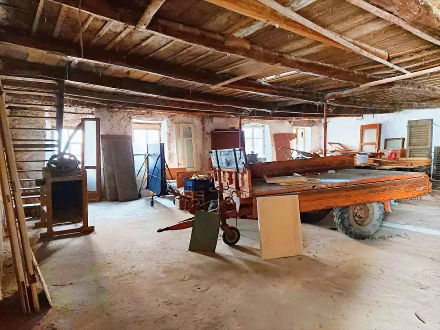 Immagine 18 di Palazzo in vendita  in Via Tres, N. 3/A a Sfruz