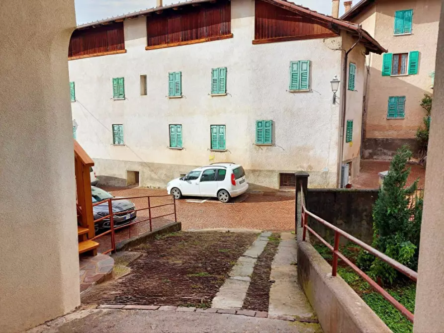 Immagine 26 di Palazzo in vendita  in Via Tres, N. 3/A a Sfruz