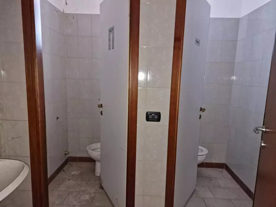 Immagine 5 di Ufficio in vendita  in Via Cesare Battisti, N. 431 a Marnate