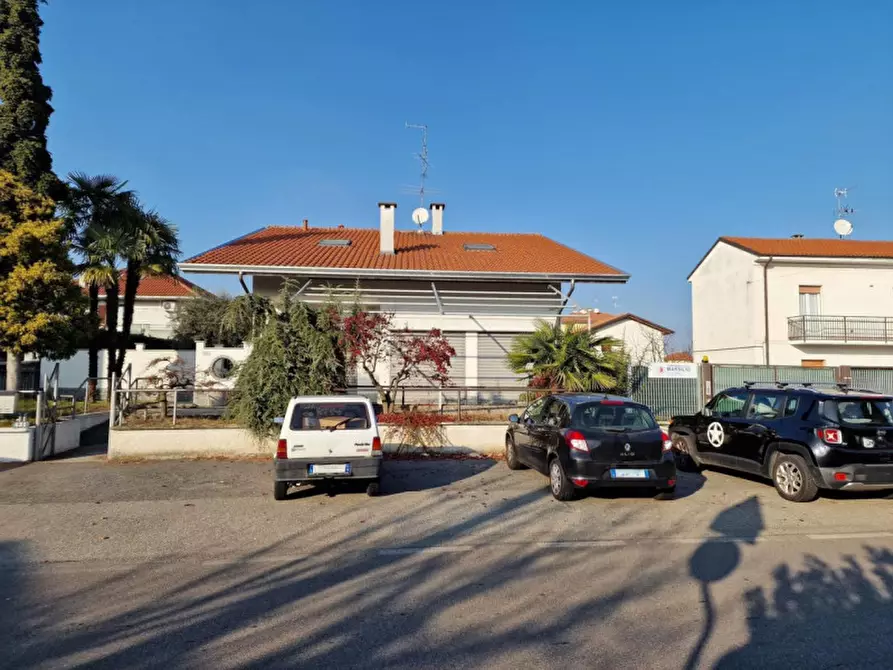 Immagine 6 di Ufficio in vendita  in Via Cesare Battisti, N. 431 a Marnate