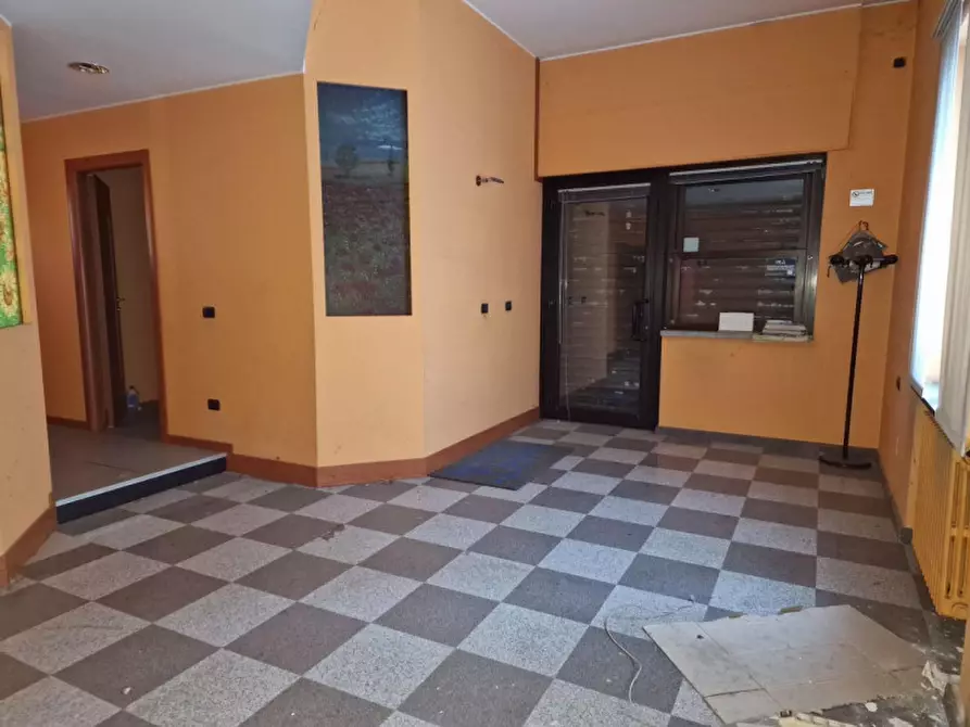 Immagine 8 di Ufficio in vendita  in Via Cesare Battisti, N. 431 a Marnate