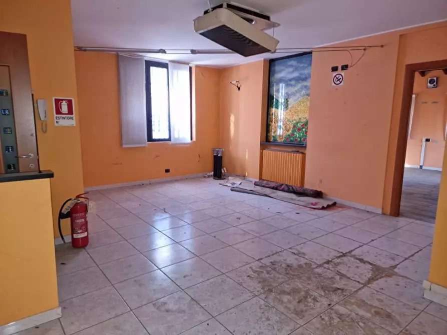 Immagine 1 di Ufficio in vendita  in Via Cesare Battisti, N. 431 a Marnate