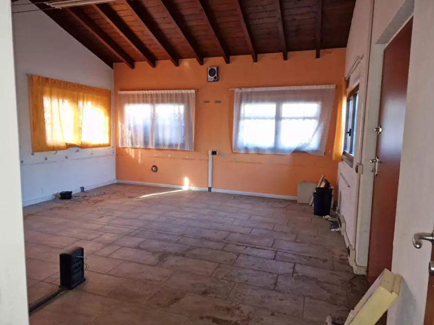 Immagine 10 di Ufficio in vendita  in Via Cesare Battisti, N. 431 a Marnate