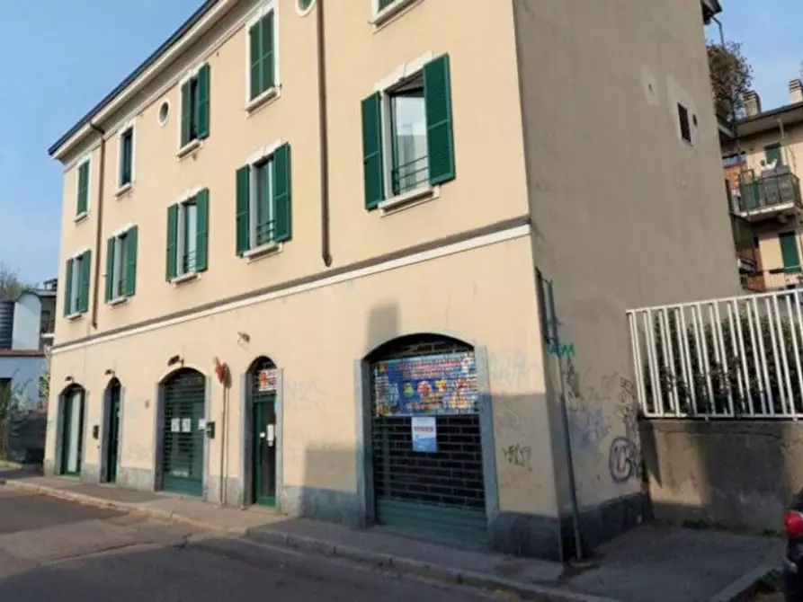 Immagine 10 di Negozio in vendita  in Via Gaetano Casati, N. 8 a Monza