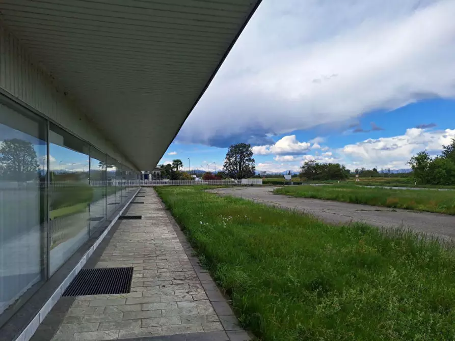 Immagine 2 di Negozio in vendita  in Strada Provinciale, N. 229 a Caltignaga