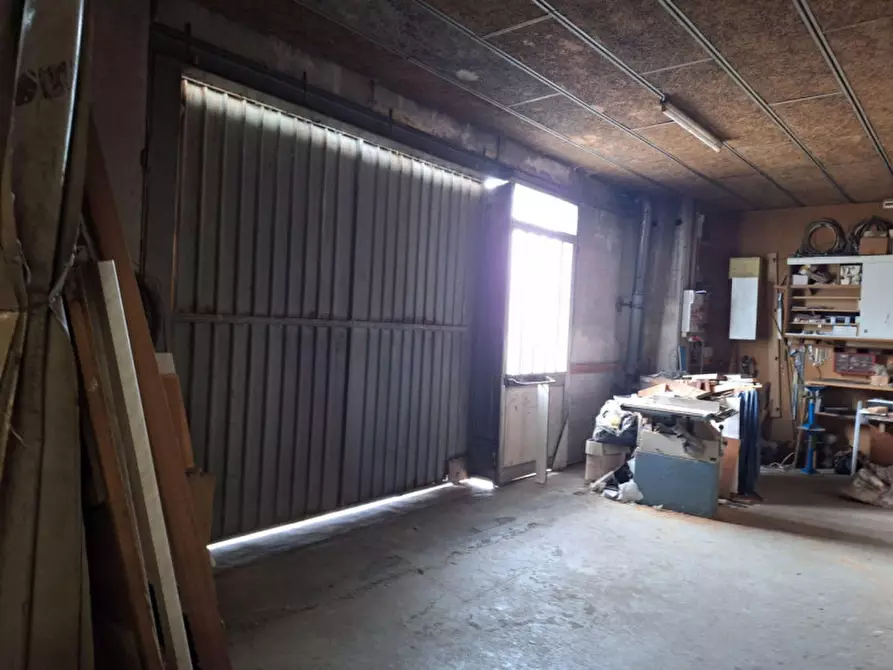 Immagine 26 di Negozio in vendita  in Strada Provinciale, N. 229 a Caltignaga