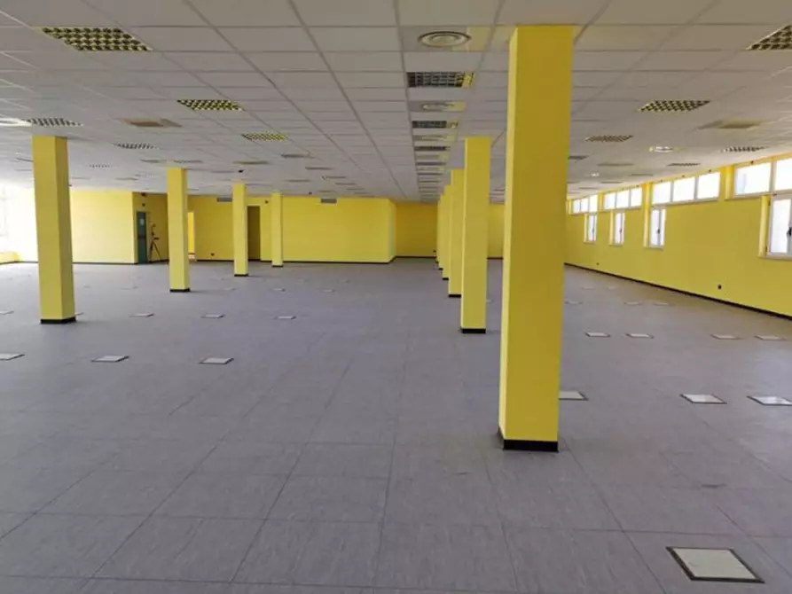 Immagine 2 di Ufficio in vendita  in Strada Provinciale 231, N. snc a Modugno