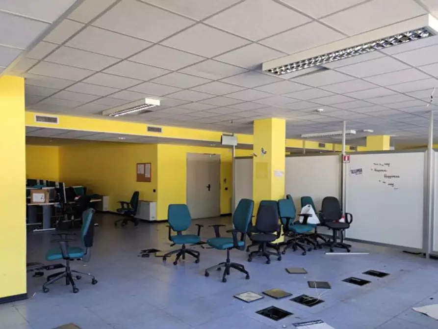 Immagine 15 di Ufficio in vendita  in Strada Provinciale 231, N. snc a Modugno