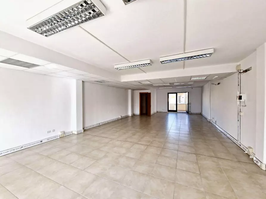 Immagine 3 di Ufficio in vendita  in Via Roma, N. 1 a Olbia