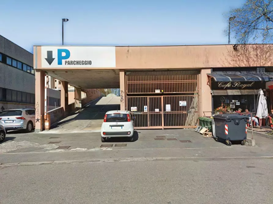 Immagine 6 di Posto auto in vendita  in Via Rossini, N. 66/B a Legnano