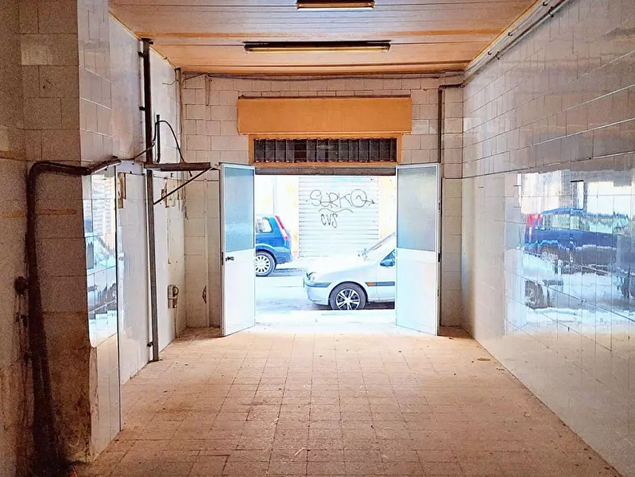 Immagine 5 di Magazzino in vendita  in Via Nizza, N. 34 e 36A a Bari