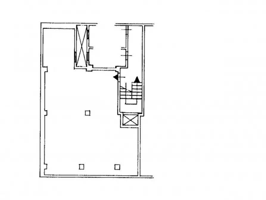 Immagine 8 di Magazzino in vendita  in Via Nizza, N. 34 e 36A a Bari