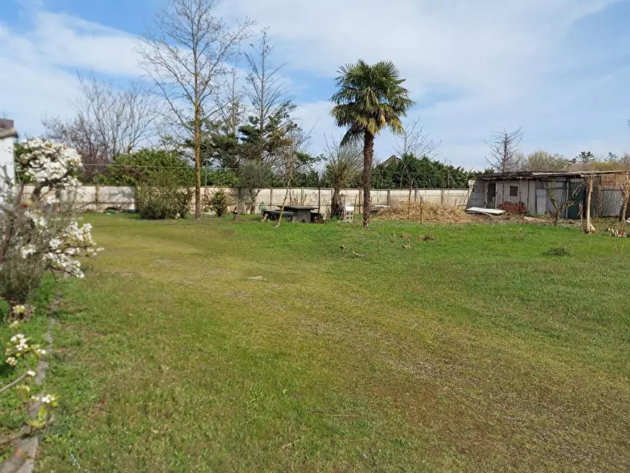 Immagine 12 di Terreno in vendita  in Via Delle Cave, N. 18 a Nerviano