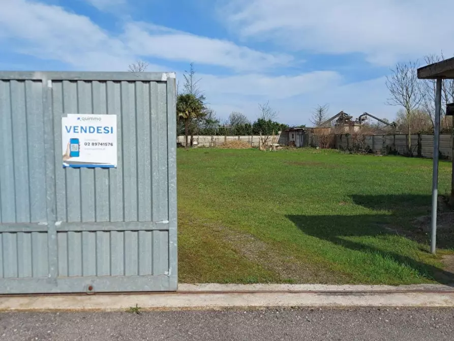 Immagine 15 di Terreno in vendita  in Via Delle Cave, N. 18 a Nerviano