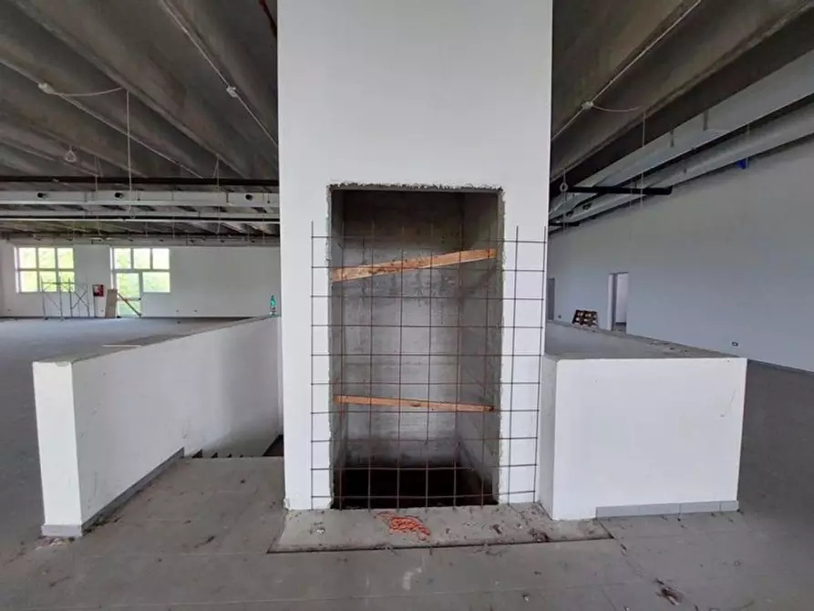 Immagine 13 di Attività commerciale in vendita  in Via Passo Lombardo, N. 1 a Cremona