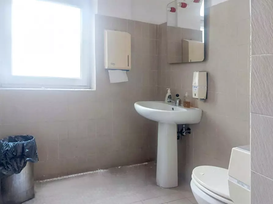 Immagine 8 di Ufficio in vendita  in Via Cristoforo Colombo, 121, 19121 La Spezia SP, Italia a La Spezia