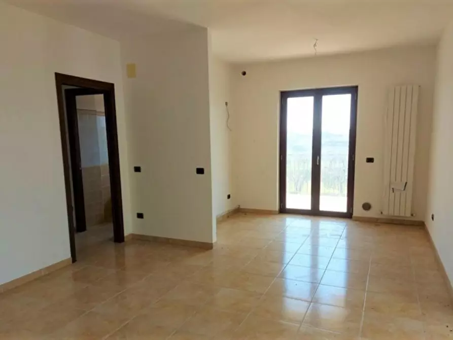 Immagine 1 di Ufficio in vendita  in Via Indipendenza, N. 47 a Sant'egidio Alla Vibrata