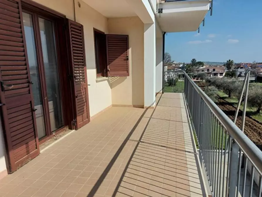 Immagine 5 di Ufficio in vendita  in Via Indipendenza, N. 47 a Sant'egidio Alla Vibrata