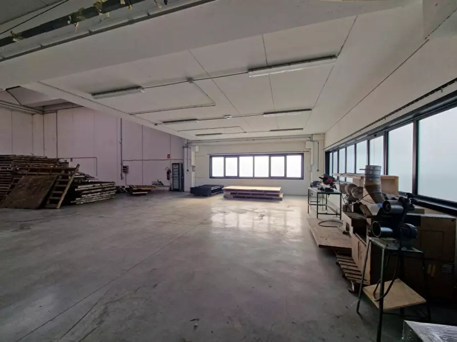 Immagine 5 di Ufficio in vendita  in Via dell'Industria, 62017 Porto Recanati MC, Italia a Porto Recanati