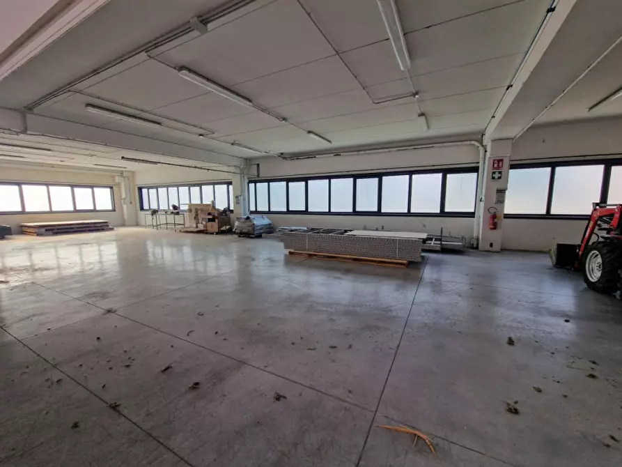 Immagine 6 di Ufficio in vendita  in Via dell'Industria, 62017 Porto Recanati MC, Italia a Porto Recanati