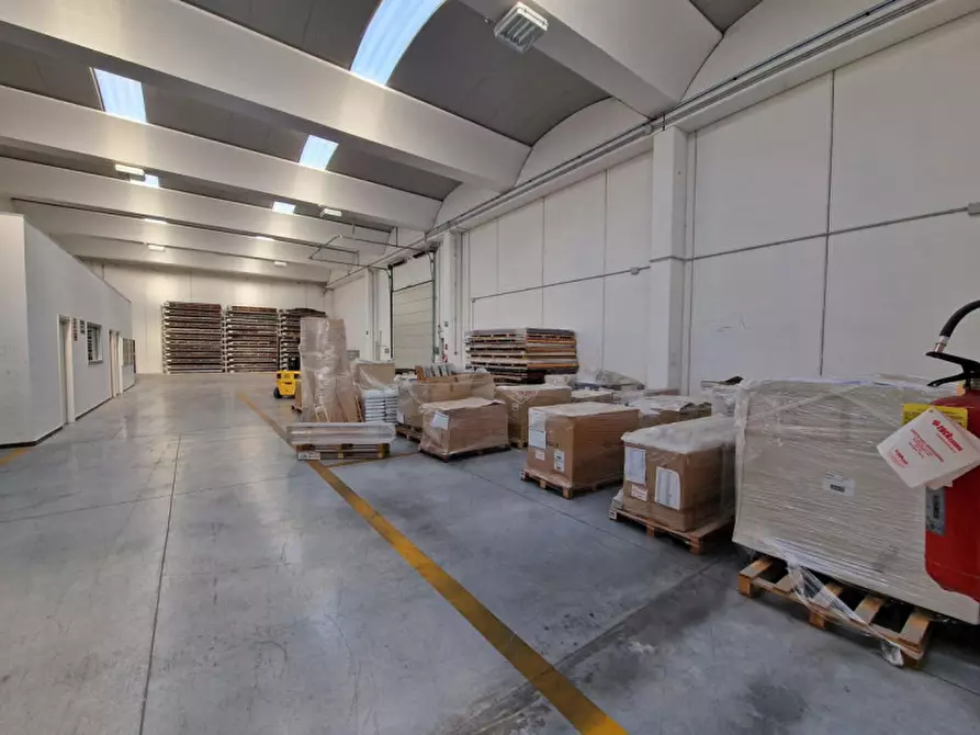 Immagine 7 di Ufficio in vendita  in Via dell'Industria, 62017 Porto Recanati MC, Italia a Porto Recanati