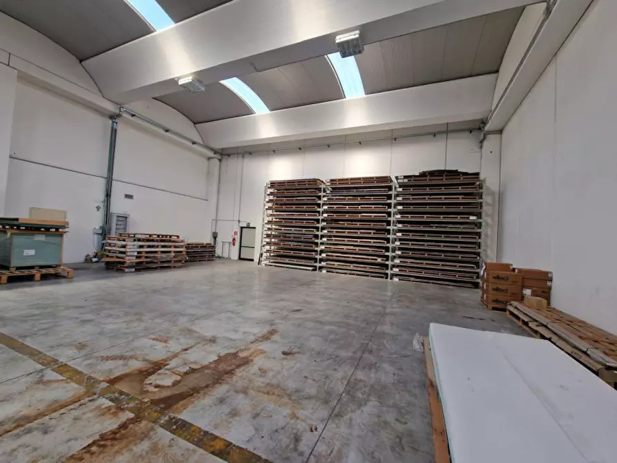 Immagine 11 di Ufficio in vendita  in Via dell'Industria, 62017 Porto Recanati MC, Italia a Porto Recanati