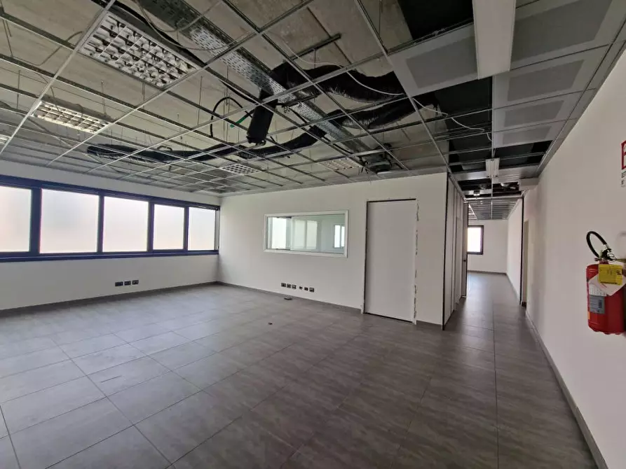 Immagine 12 di Ufficio in vendita  in Via dell'Industria, 62017 Porto Recanati MC, Italia a Porto Recanati