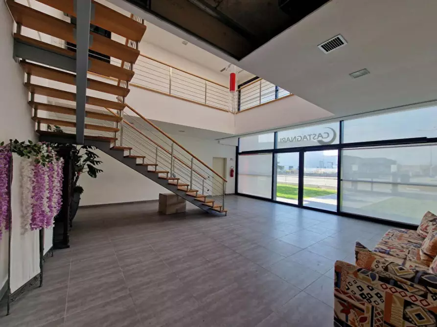 Immagine 13 di Ufficio in vendita  in Via dell'Industria, 62017 Porto Recanati MC, Italia a Porto Recanati