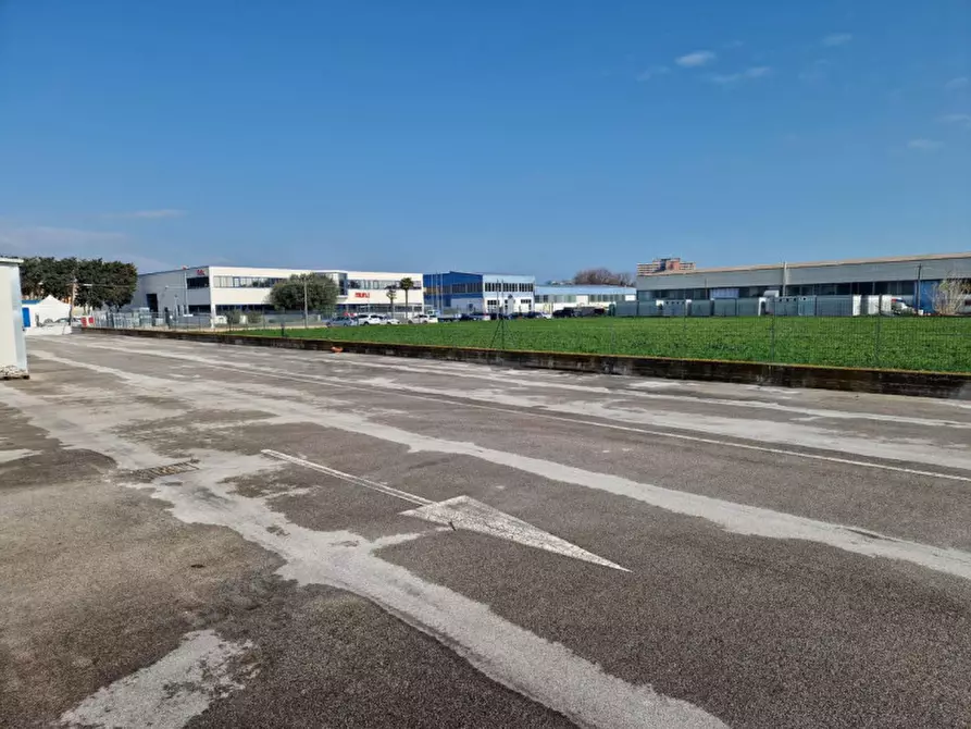 Immagine 20 di Ufficio in vendita  in Via dell'Industria, 62017 Porto Recanati MC, Italia a Porto Recanati