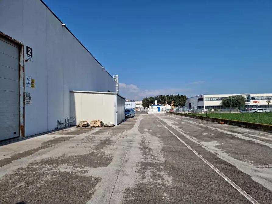 Immagine 21 di Ufficio in vendita  in Via dell'Industria, 62017 Porto Recanati MC, Italia a Porto Recanati