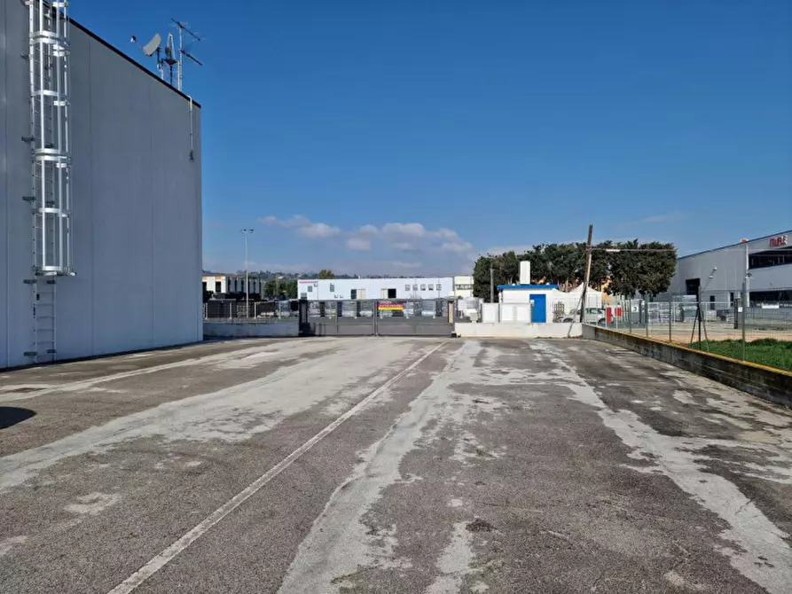 Immagine 22 di Ufficio in vendita  in Via dell'Industria, 62017 Porto Recanati MC, Italia a Porto Recanati