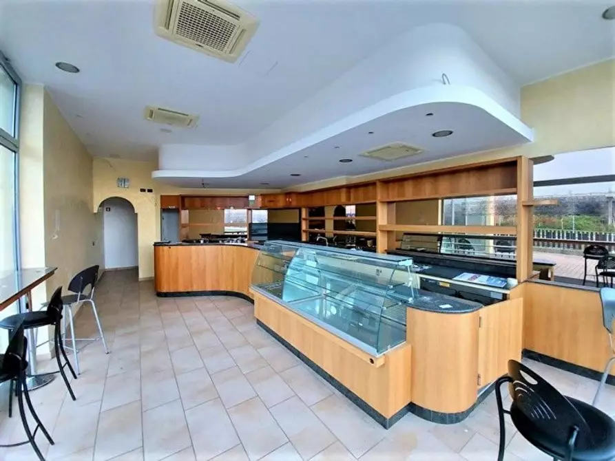 Immagine 6 di Negozio in vendita  in Via Corfù, N. 40 a Cesena