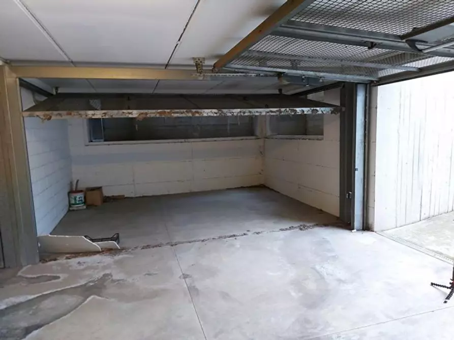 Immagine 10 di Negozio in vendita  in Via Corfù, N. 40 a Cesena