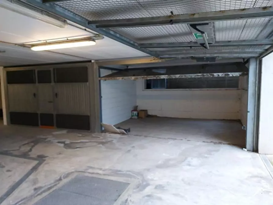 Immagine 11 di Negozio in vendita  in Via Corfù, N. 40 a Cesena